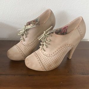 High heel shoes by Not Rate